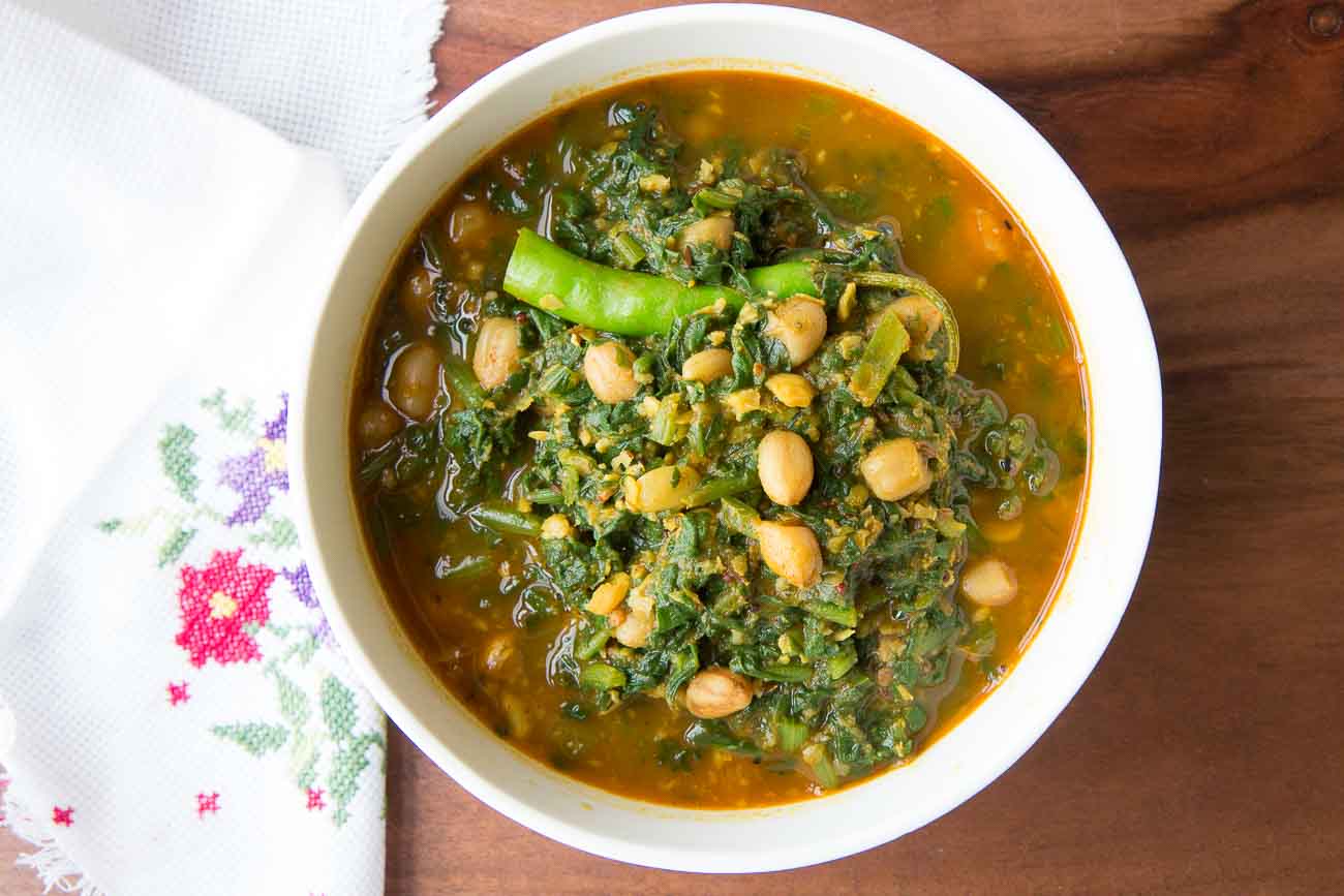 Aluchi patal bhaji with bhakri
