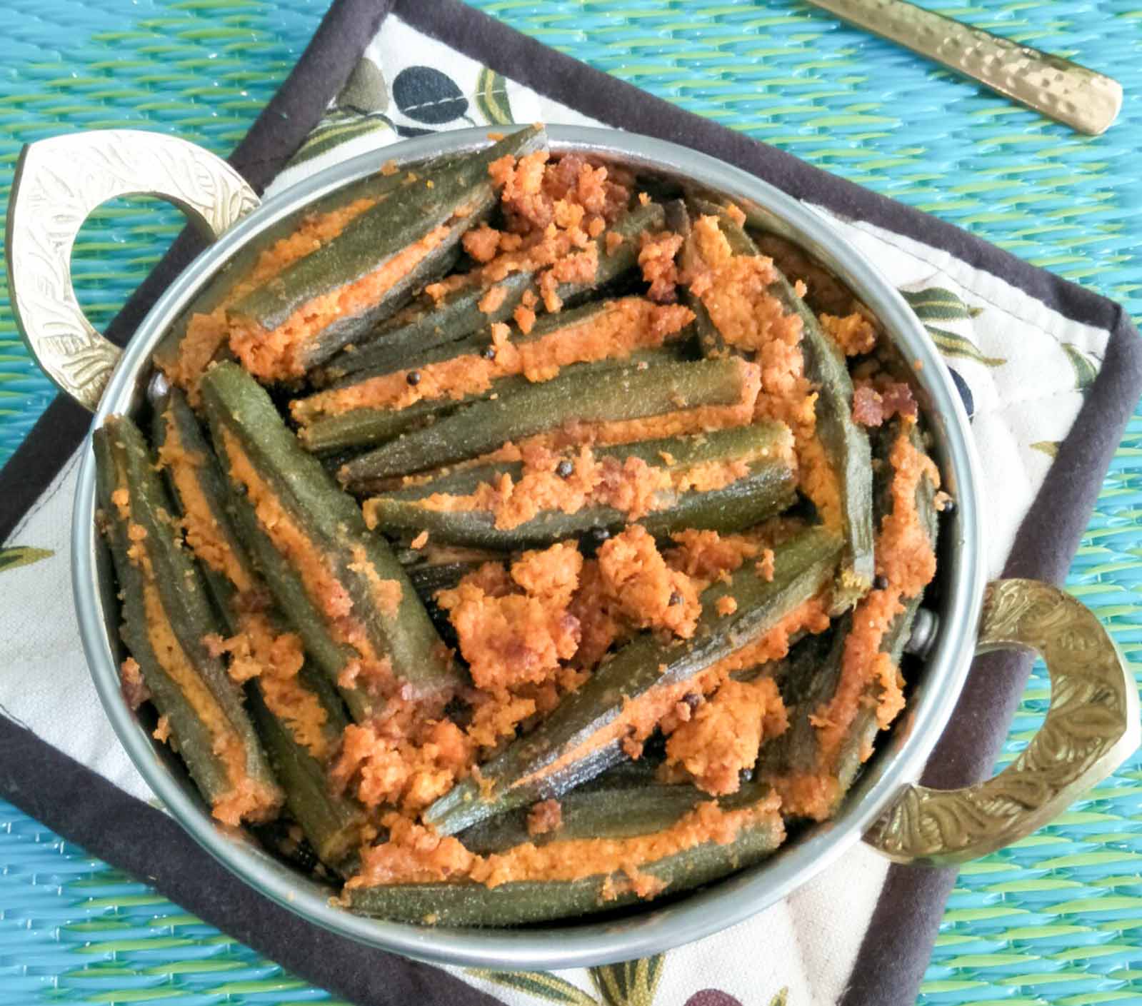 Bharli bhendi with chapati and varan bhaat