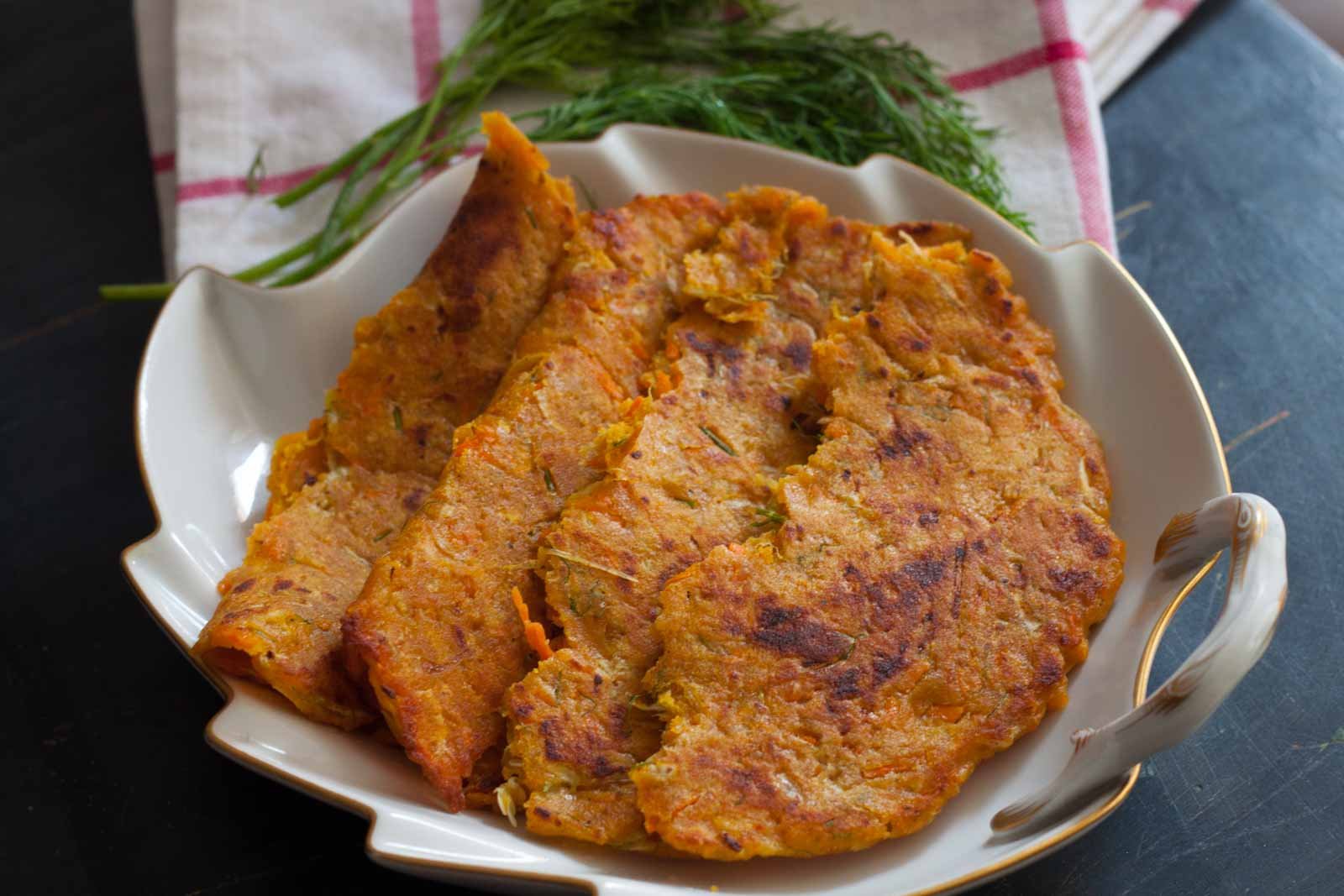 Thalipeeth with curd and butter