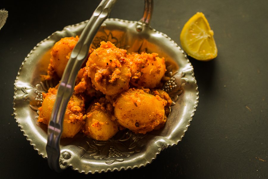 Luchi with aloo dum
