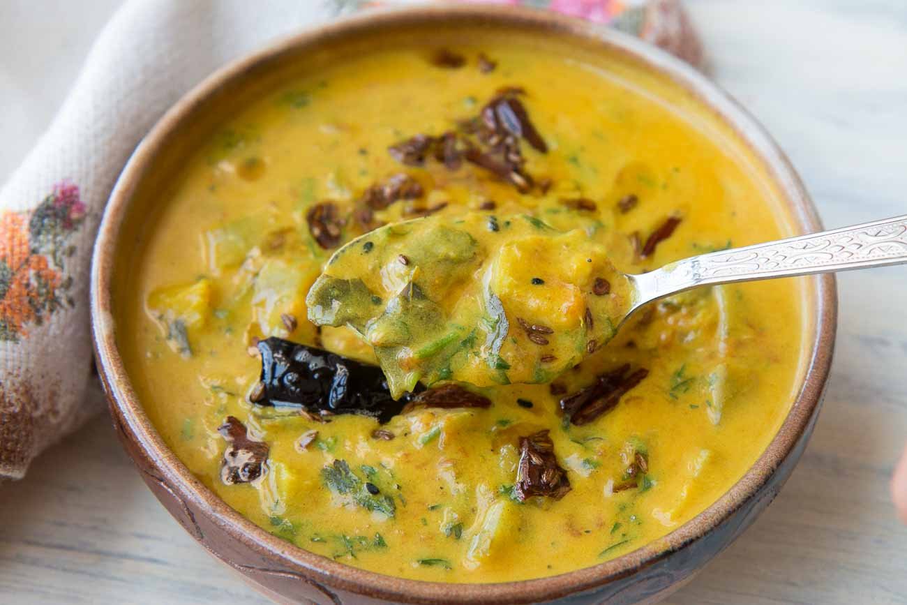 Veg tehri with curd