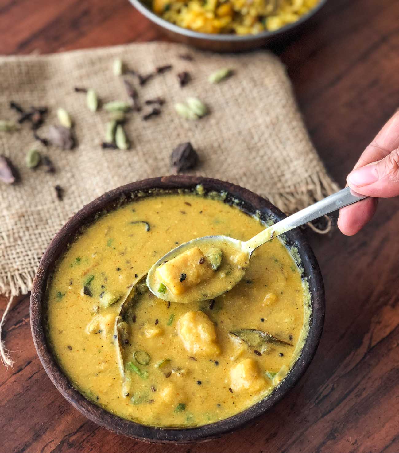 Gatte ki sabzi with phulka