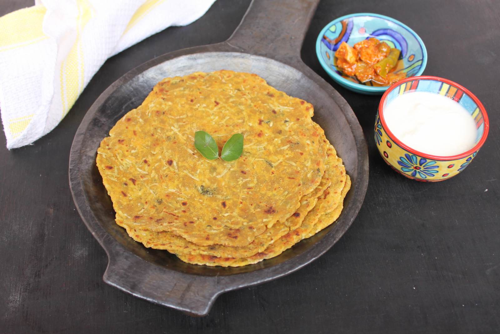 Lauki chana dal with phulka and salad