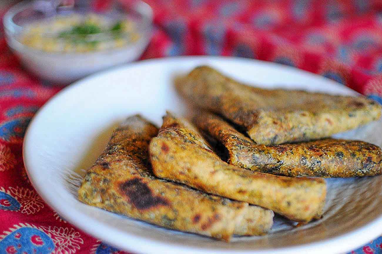 Palak methi dal with phulka