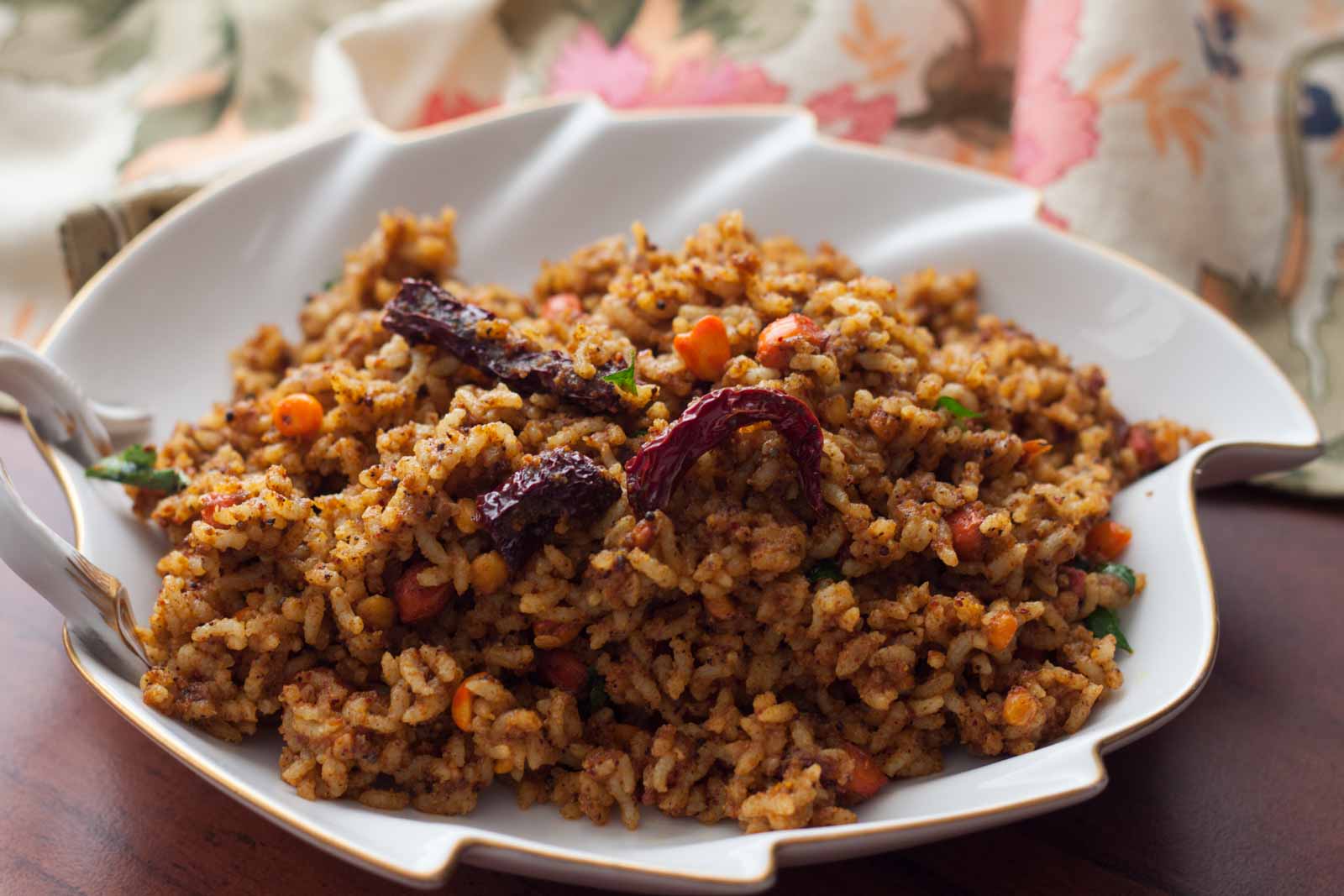 Puliyodarai with curd and appalam