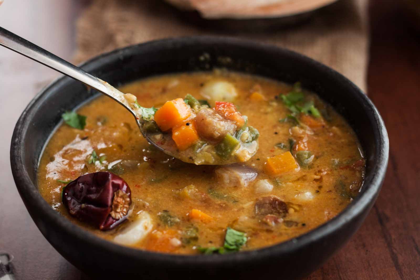 Ven pongal with sambar and medu vada