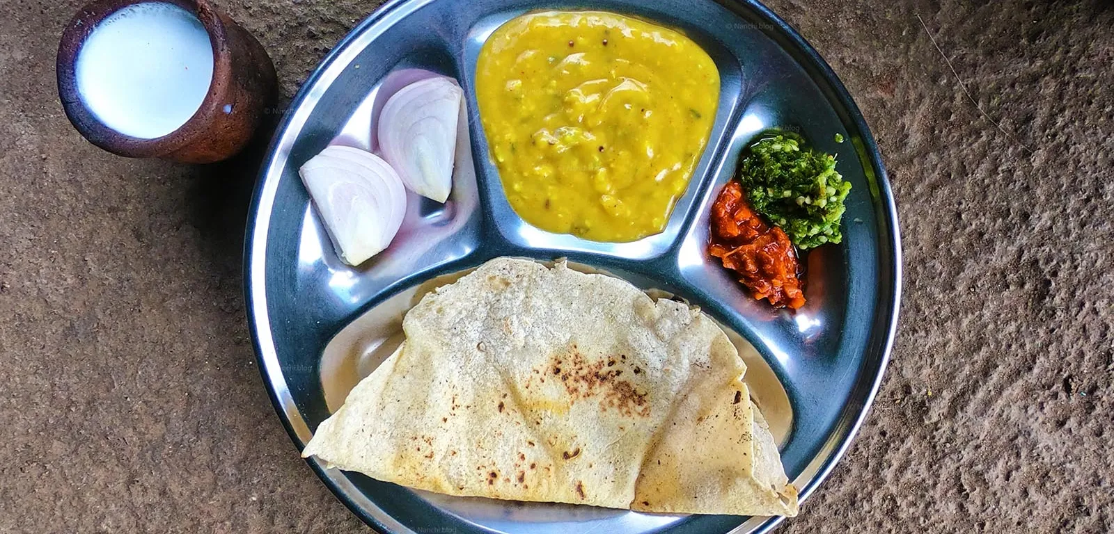 Pithla with bhakri and thecha