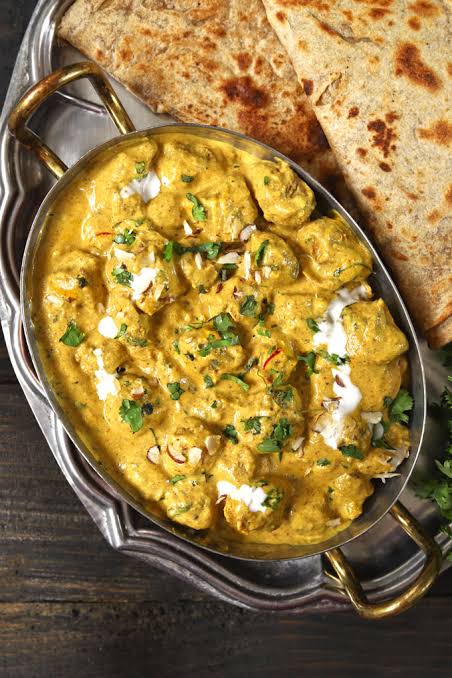 Soya chunk curry with roti