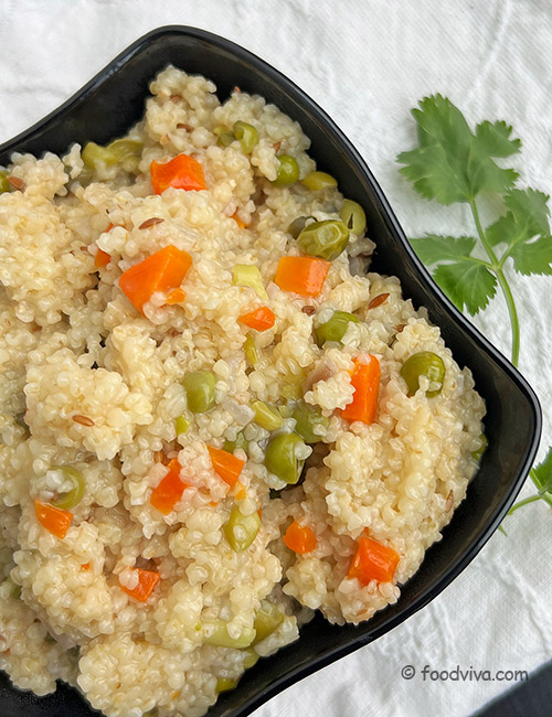 Vegetable daliya with curd